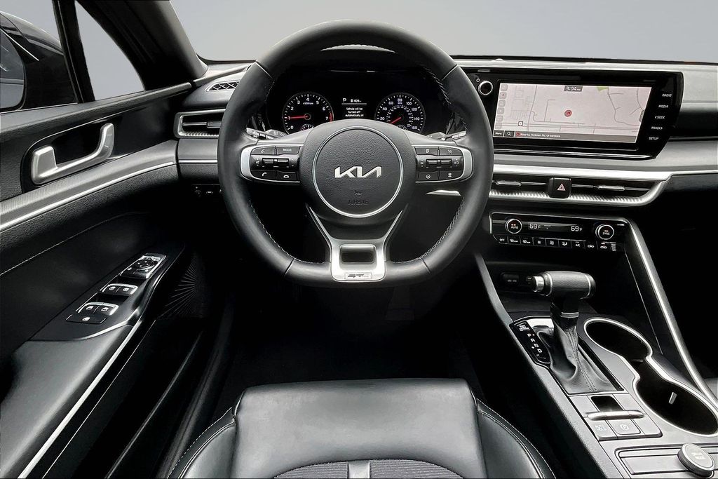 Thumbnail: 2023 Kia K5 - 2