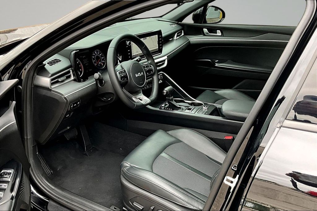 Thumbnail: 2023 Kia K5 - 10