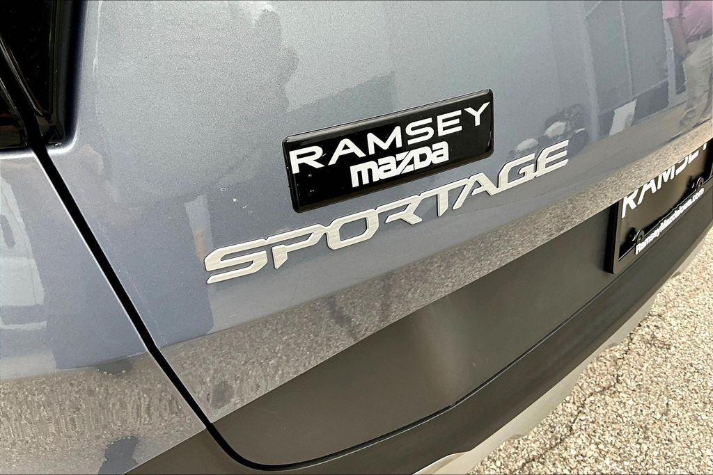 Thumbnail: 2023 Kia Sportage - 6