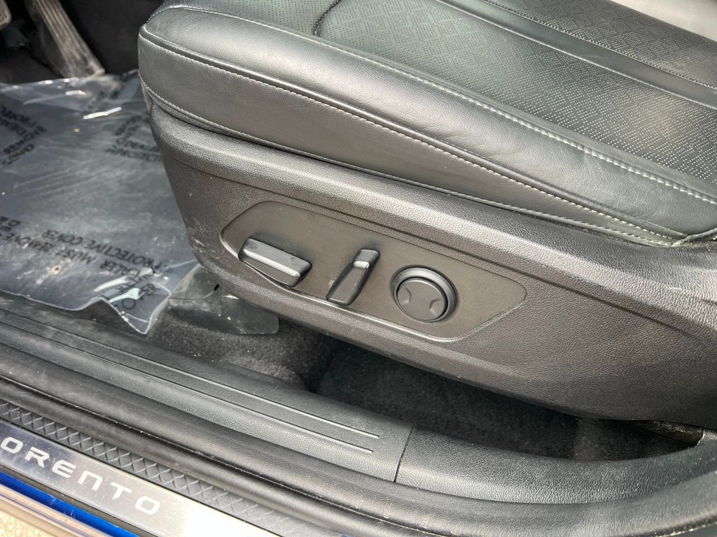 Thumbnail: 2023 Kia Sorento - 28
