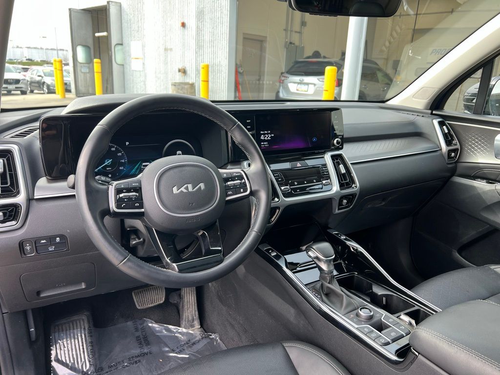 Thumbnail: 2023 Kia Sorento - 2
