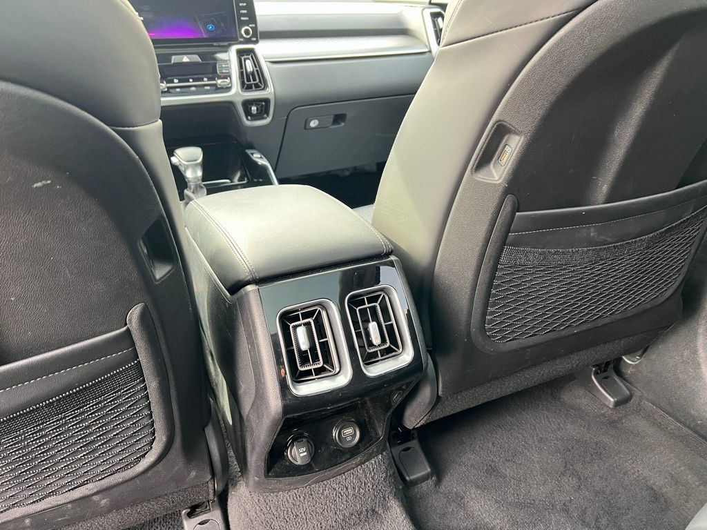 Thumbnail: 2023 Kia Sorento - 14