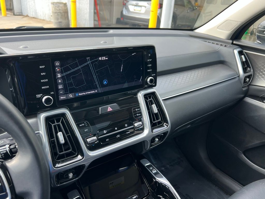 Thumbnail: 2023 Kia Sorento - 13