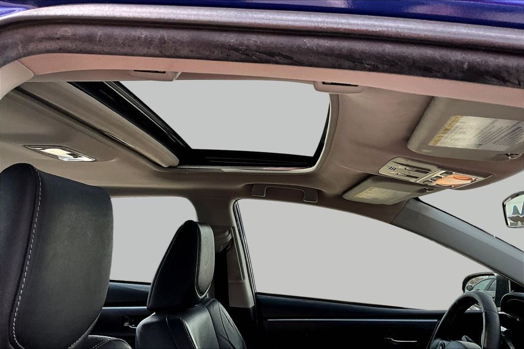 Thumbnail: 2015 Toyota Corolla - 23