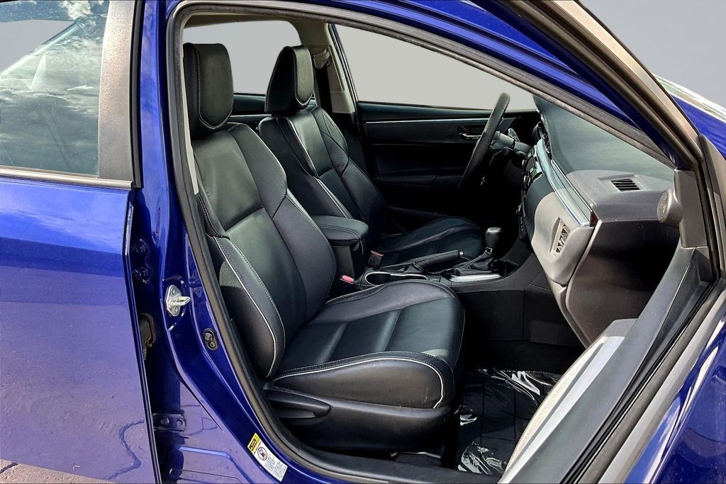 Thumbnail: 2015 Toyota Corolla - 10