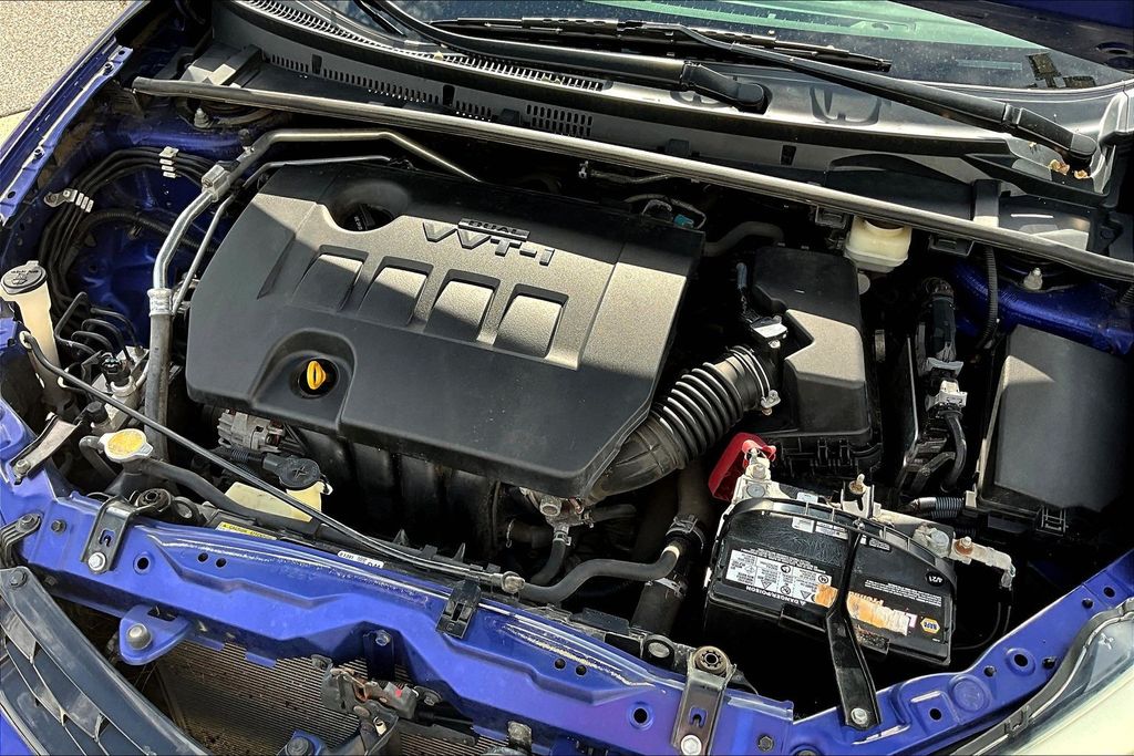 Thumbnail: 2015 Toyota Corolla - 8