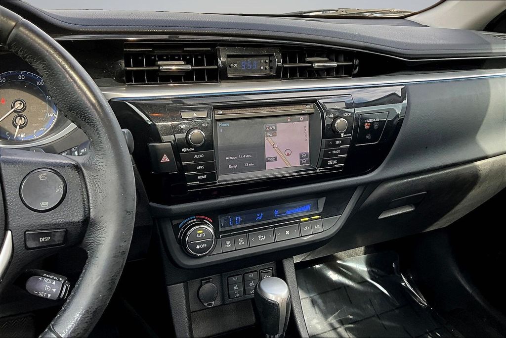 Thumbnail: 2015 Toyota Corolla - 14