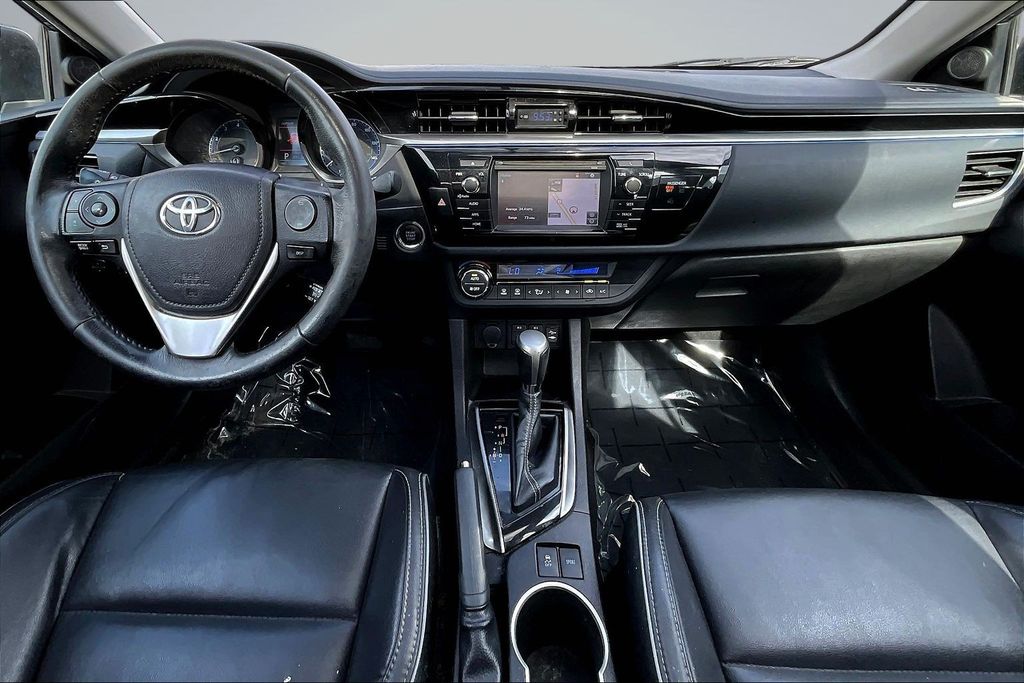 Thumbnail: 2015 Toyota Corolla - 13