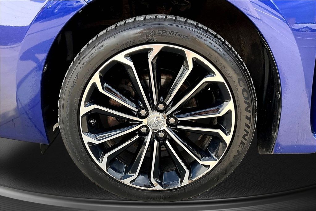 Thumbnail: 2015 Toyota Corolla - 7