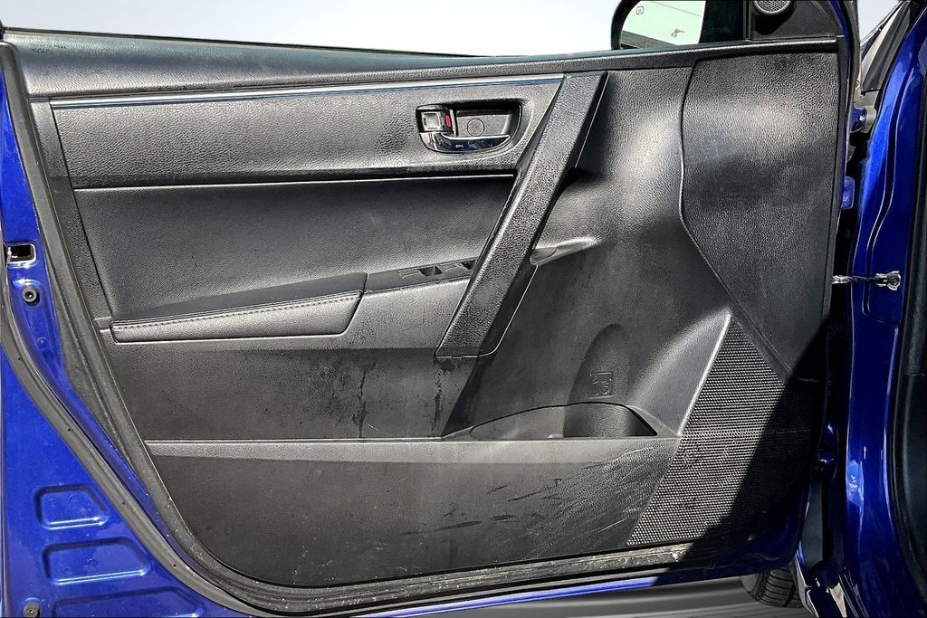 Thumbnail: 2015 Toyota Corolla - 24