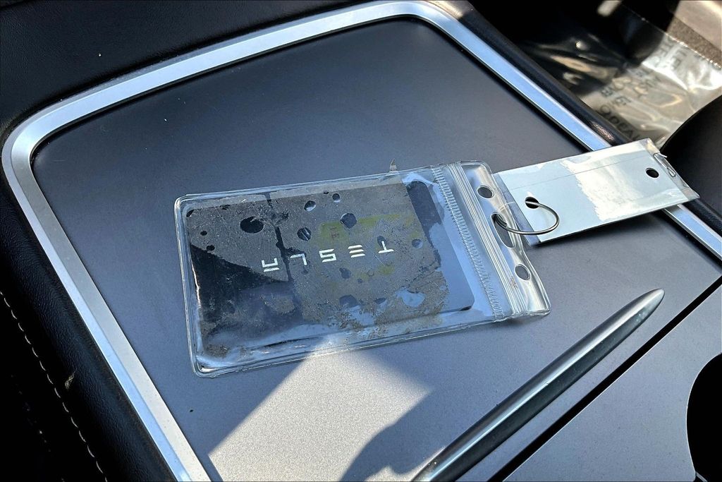 Thumbnail: 2021 Tesla Model 3 - 16