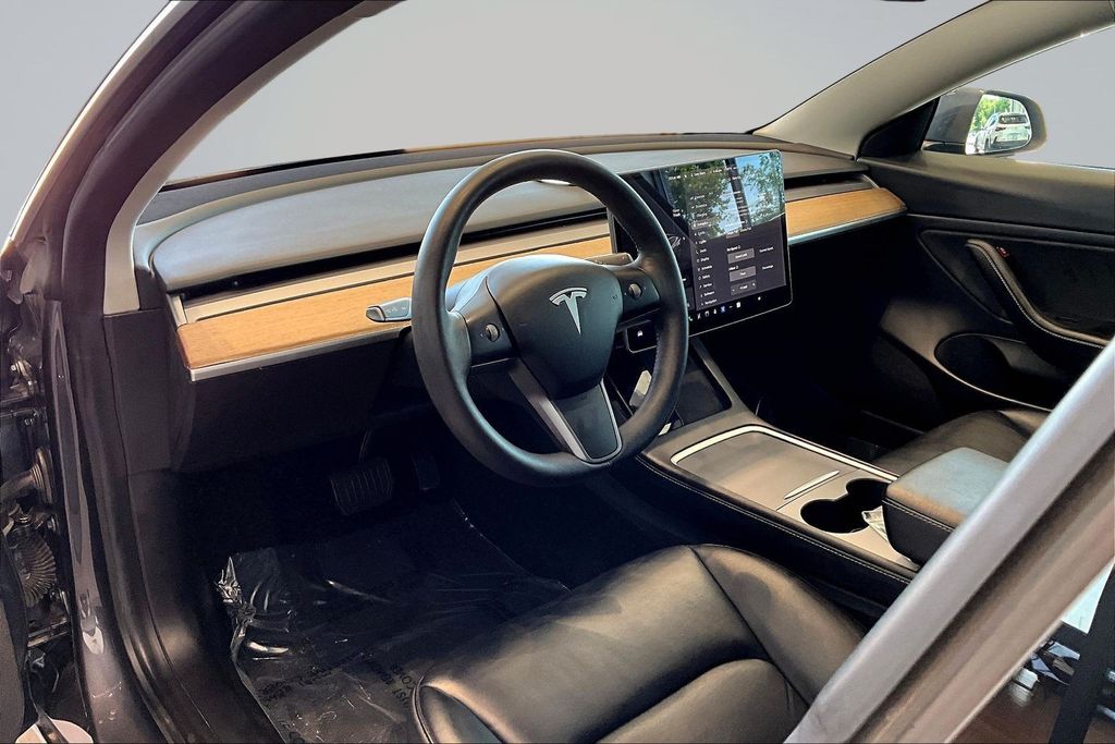 Thumbnail: 2021 Tesla Model 3 - 8