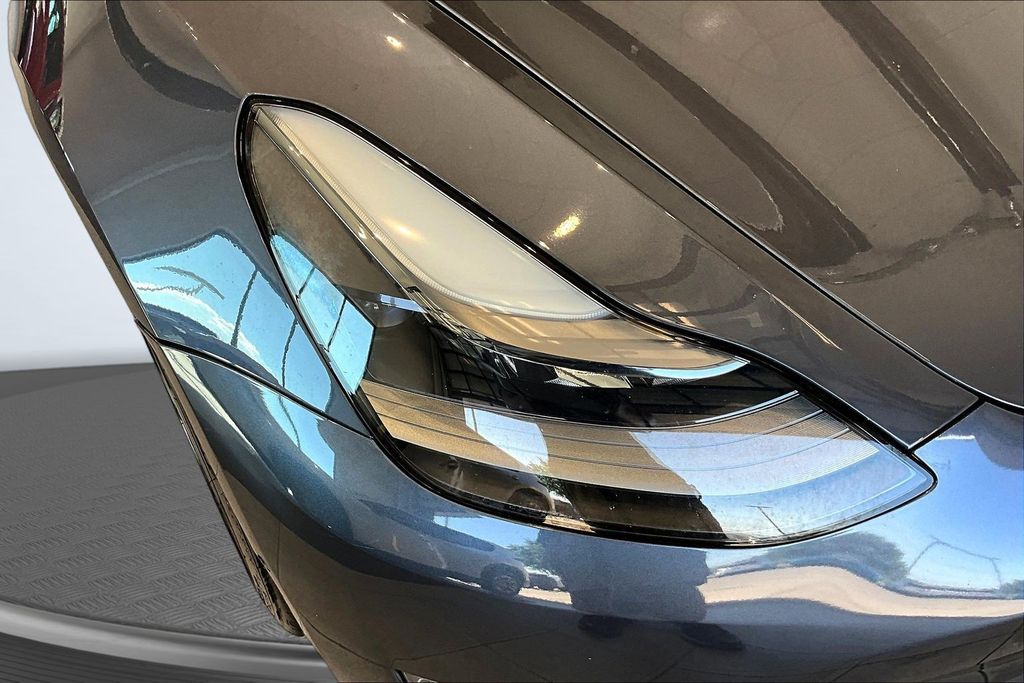 Thumbnail: 2021 Tesla Model 3 - 32