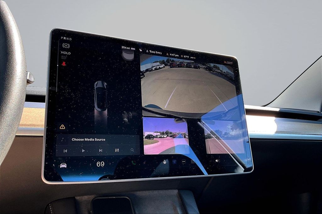 Thumbnail: 2021 Tesla Model 3 - 28