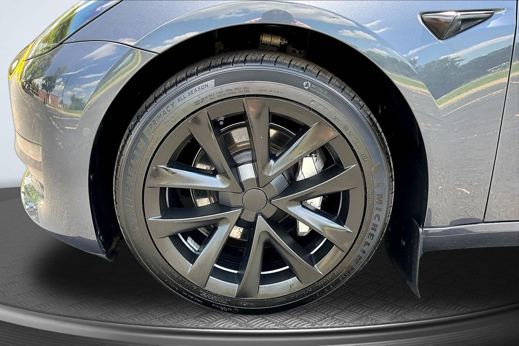 Thumbnail: 2022 Tesla Model 3 - 7
