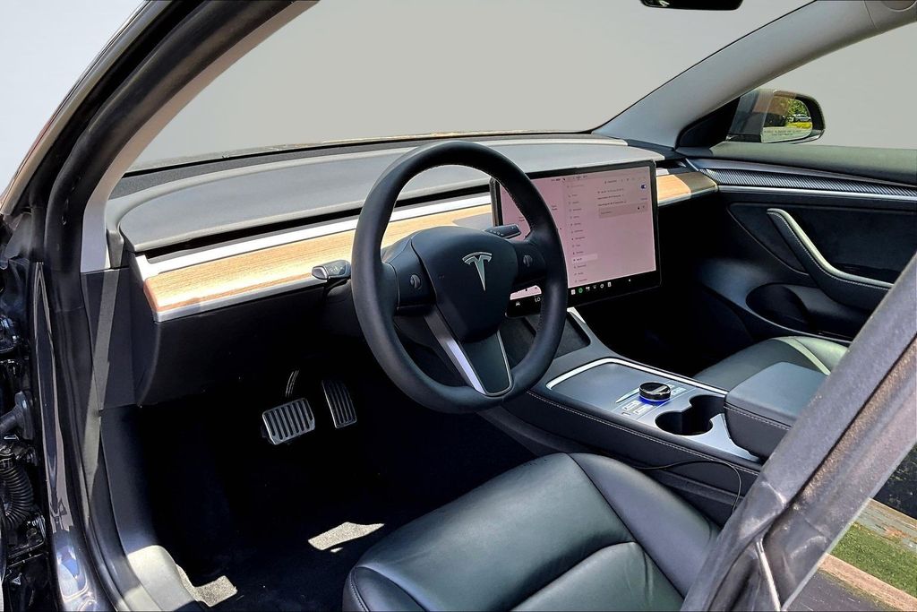 Thumbnail: 2022 Tesla Model 3 - 12