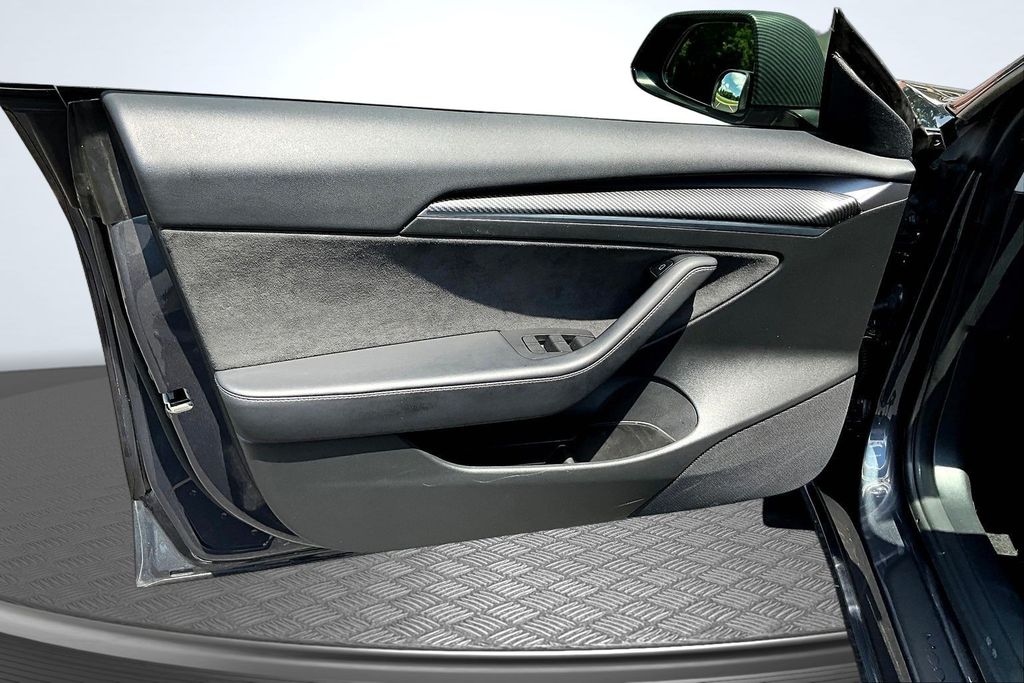 Thumbnail: 2022 Tesla Model 3 - 23