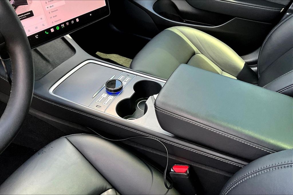 Thumbnail: 2022 Tesla Model 3 - 15