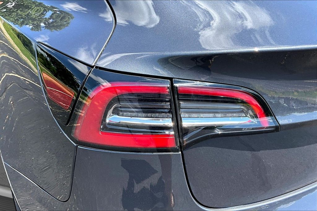 Thumbnail: 2022 Tesla Model 3 - 34