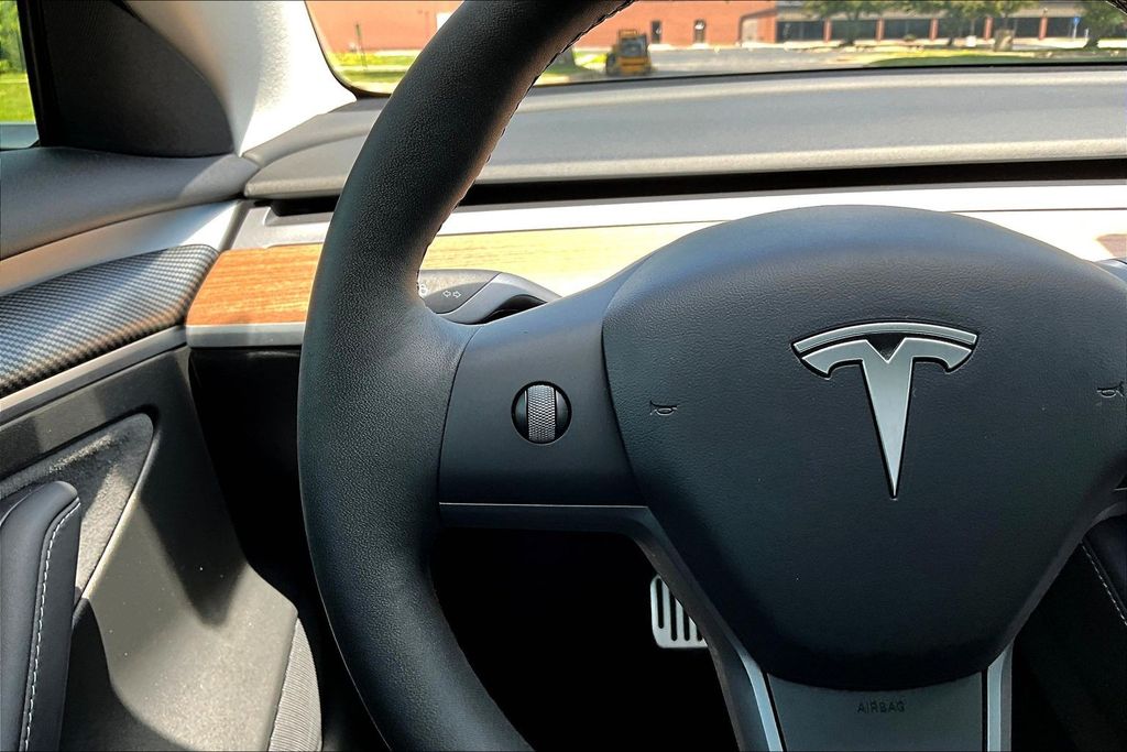 Thumbnail: 2022 Tesla Model 3 - 25