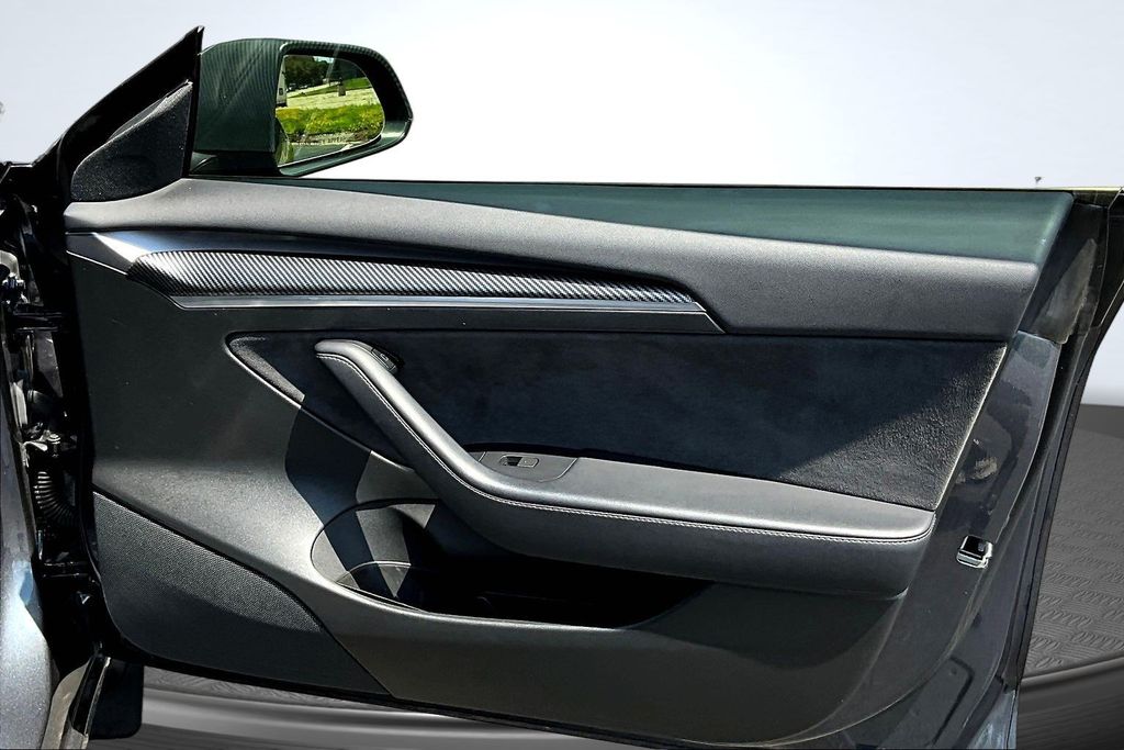 Thumbnail: 2022 Tesla Model 3 - 24