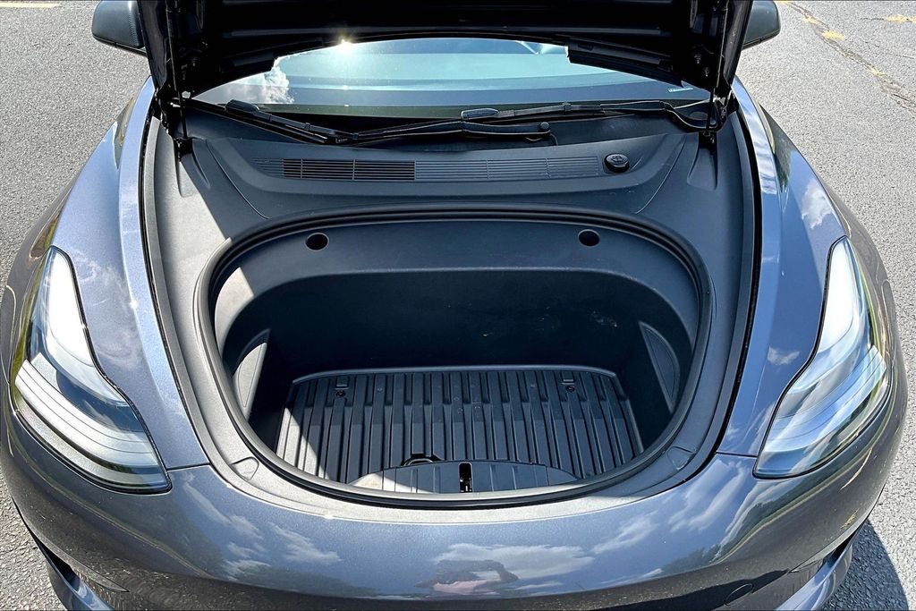 Thumbnail: 2022 Tesla Model 3 - 18