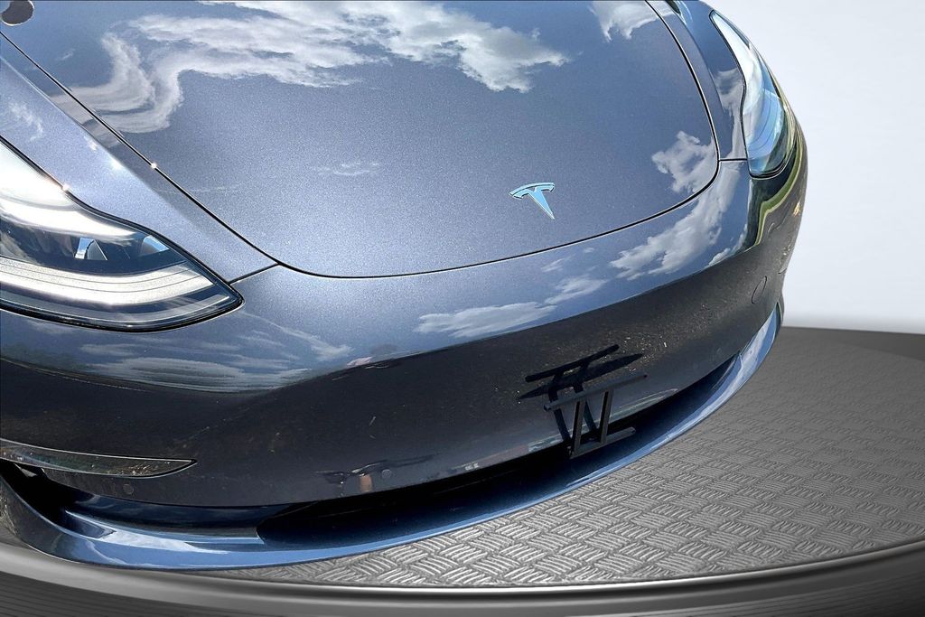 Thumbnail: 2022 Tesla Model 3 - 32