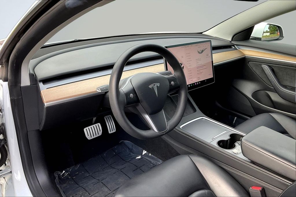 Thumbnail: 2022 Tesla Model 3 - 12