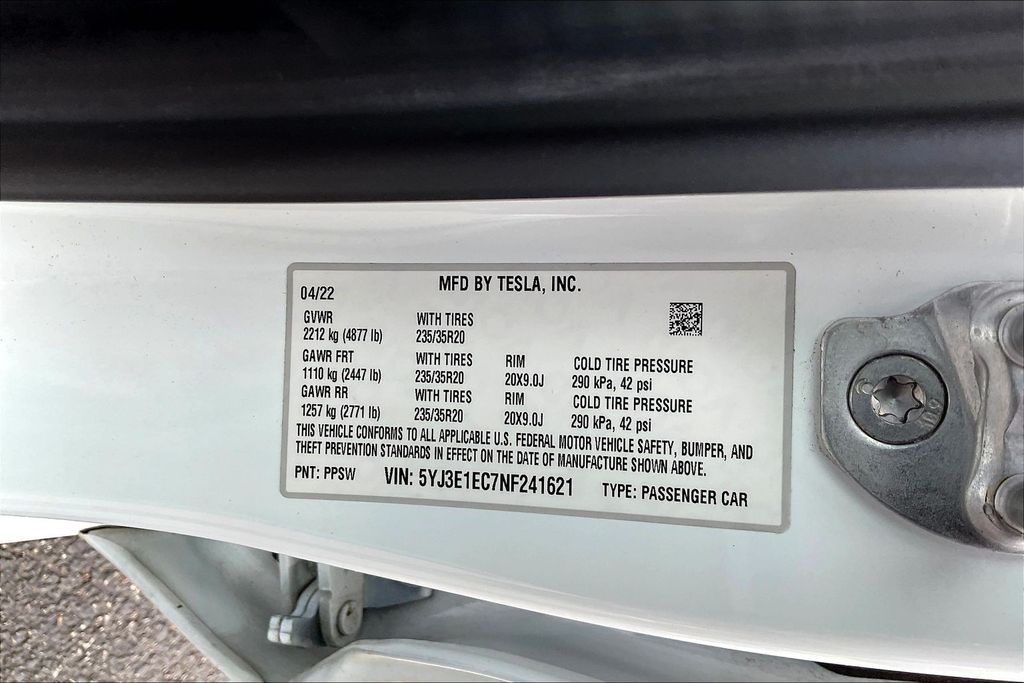 Thumbnail: 2022 Tesla Model 3 - 17