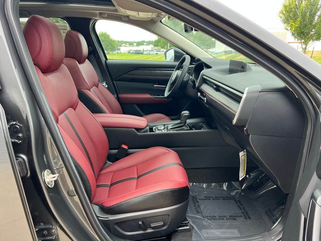 Thumbnail: 2025 Mazda CX-50 - 26