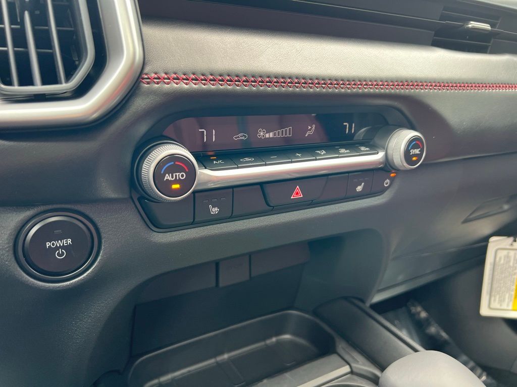 Thumbnail: 2025 Mazda CX-50 - 30