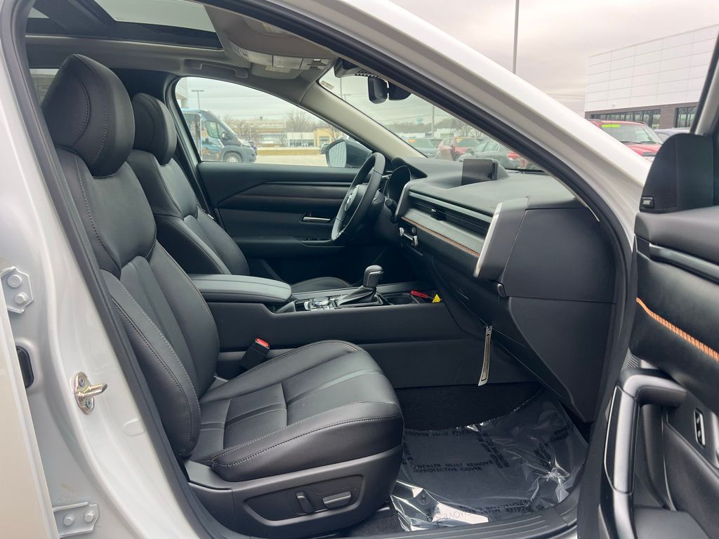 Thumbnail: 2026 Mazda CX-50 - 12