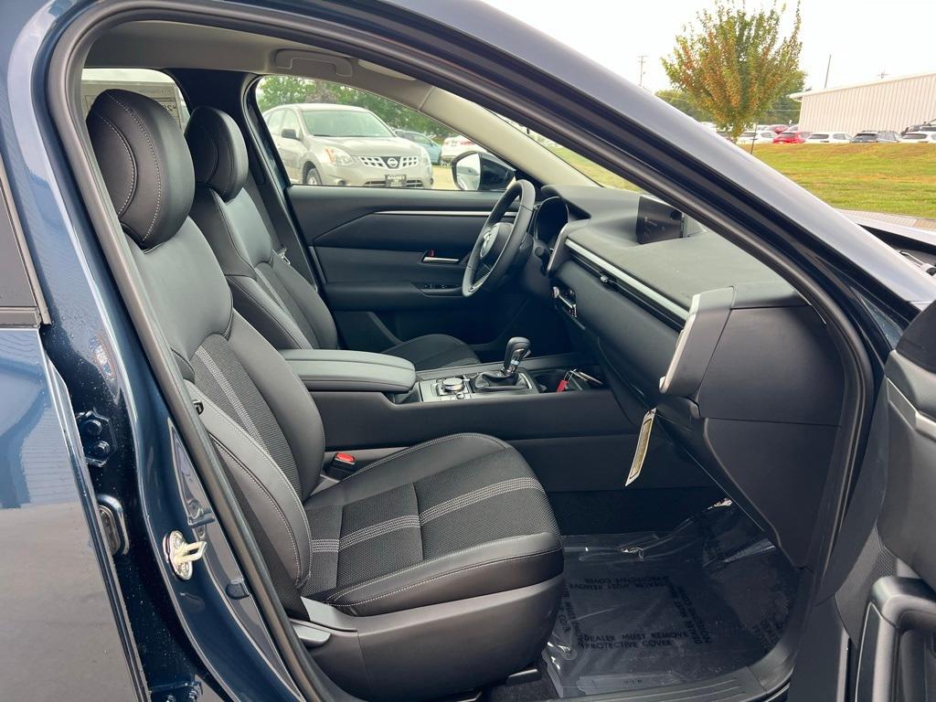 Thumbnail: 2025 Mazda CX-50 - 24