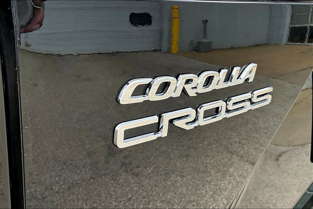 Thumbnail: 2026 Toyota Corolla Cross - 6