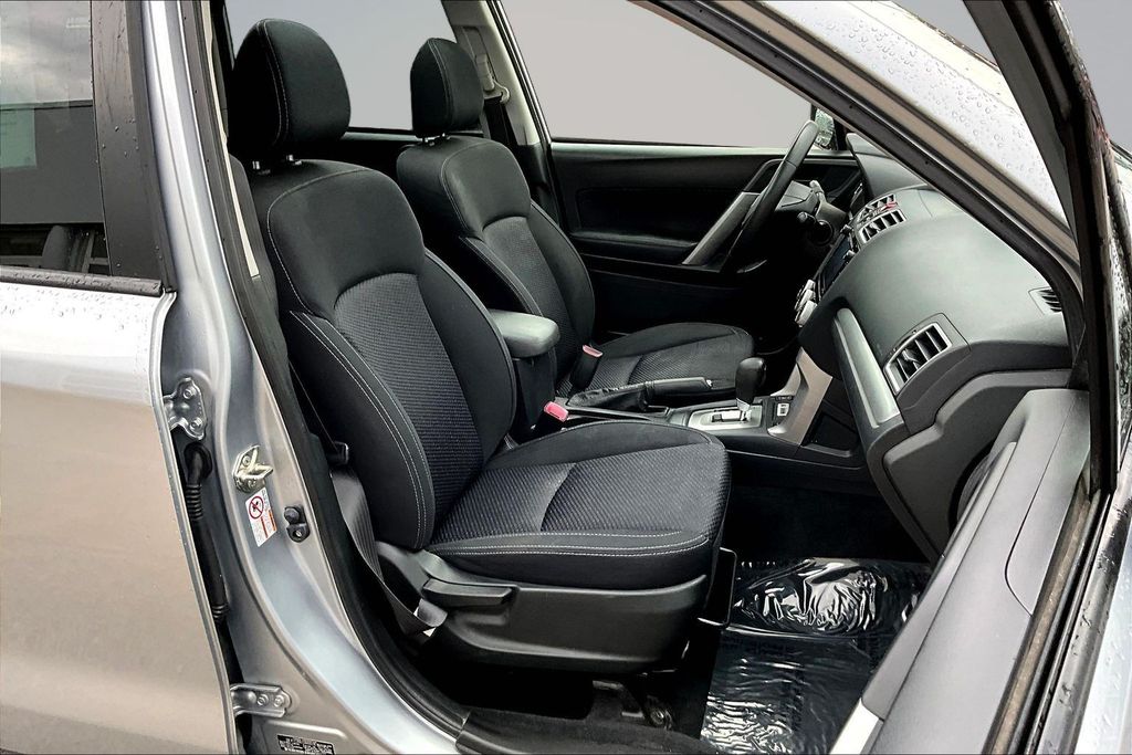 Thumbnail: 2018 Subaru Forester - 10
