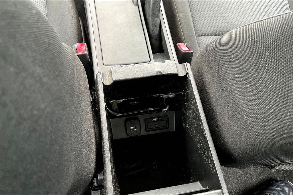 Thumbnail: 2011 Mazda Mazda3 - 28