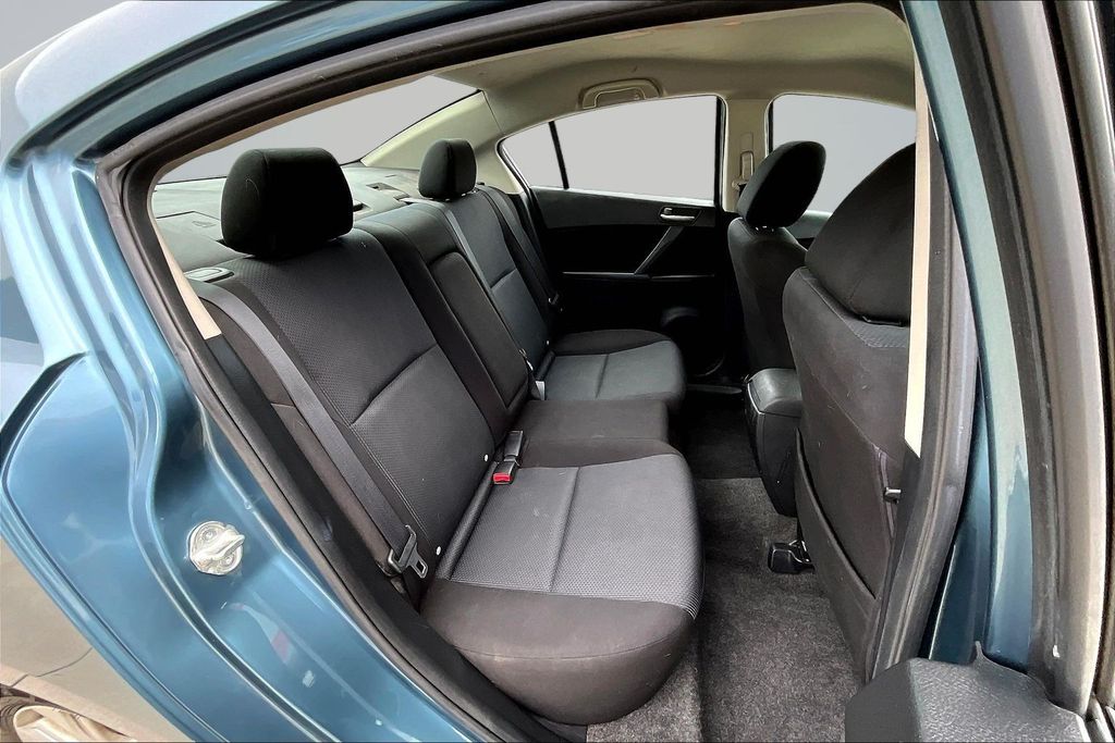 Thumbnail: 2011 Mazda Mazda3 - 29