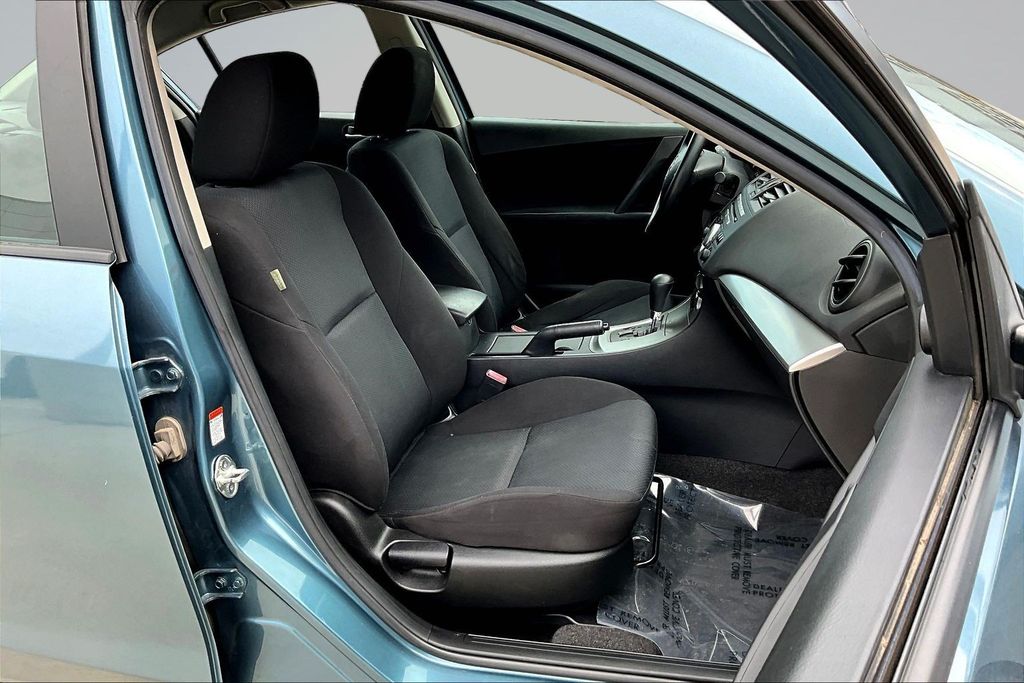 Thumbnail: 2011 Mazda Mazda3 - 9