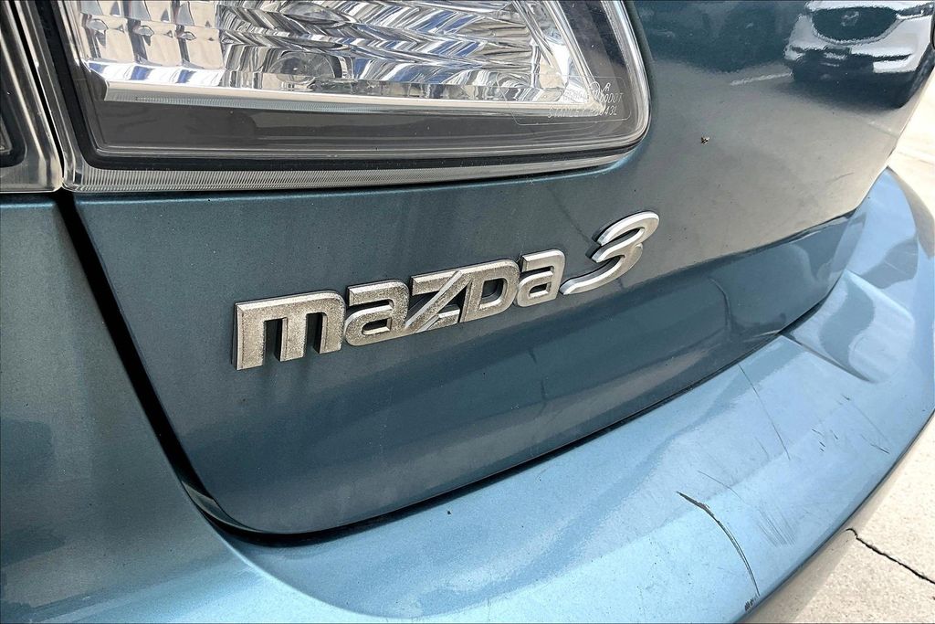 Thumbnail: 2011 Mazda Mazda3 - 32