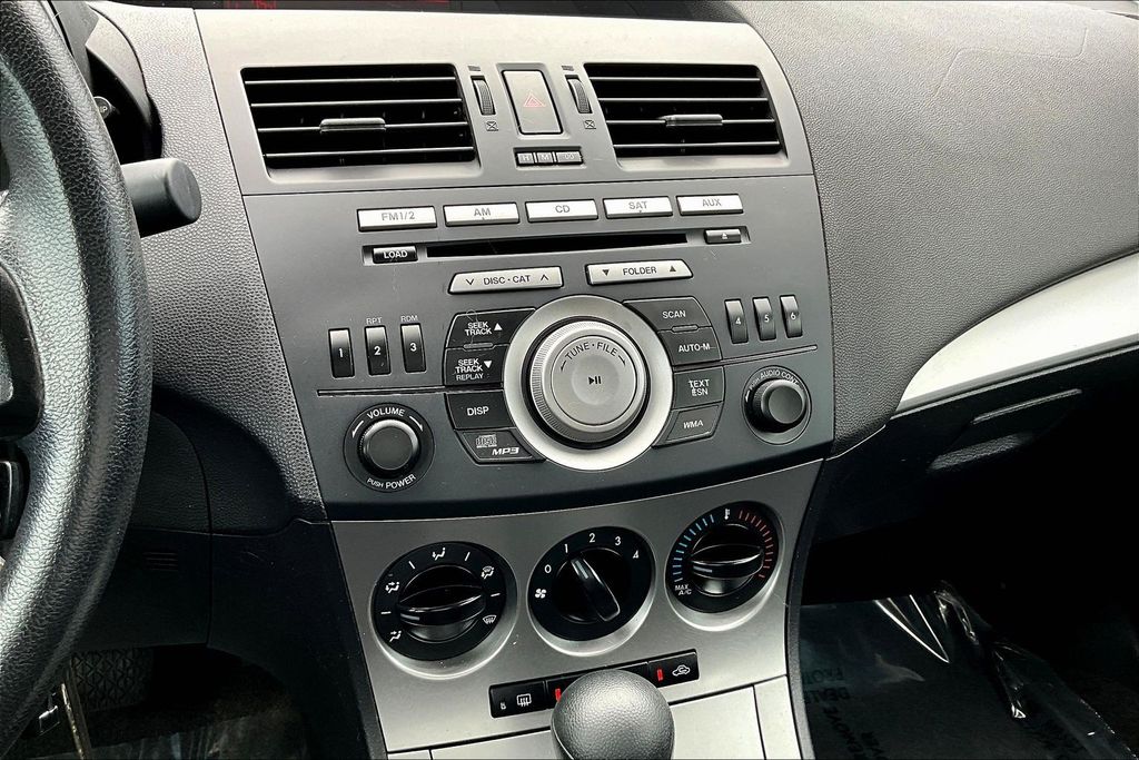 Thumbnail: 2011 Mazda Mazda3 - 27