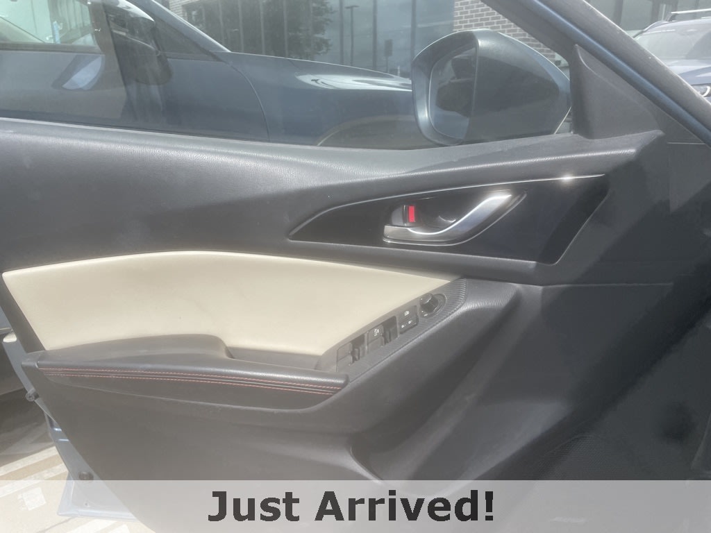Thumbnail: 2015 Mazda Mazda3 - 11