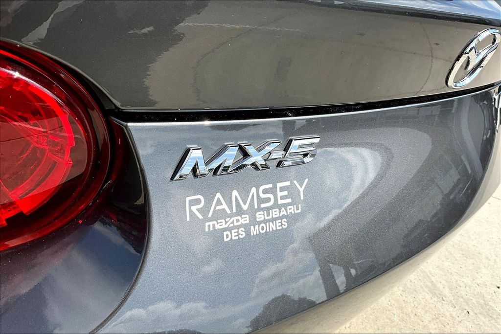 Thumbnail: 2017 Mazda MX-5 Miata - 31