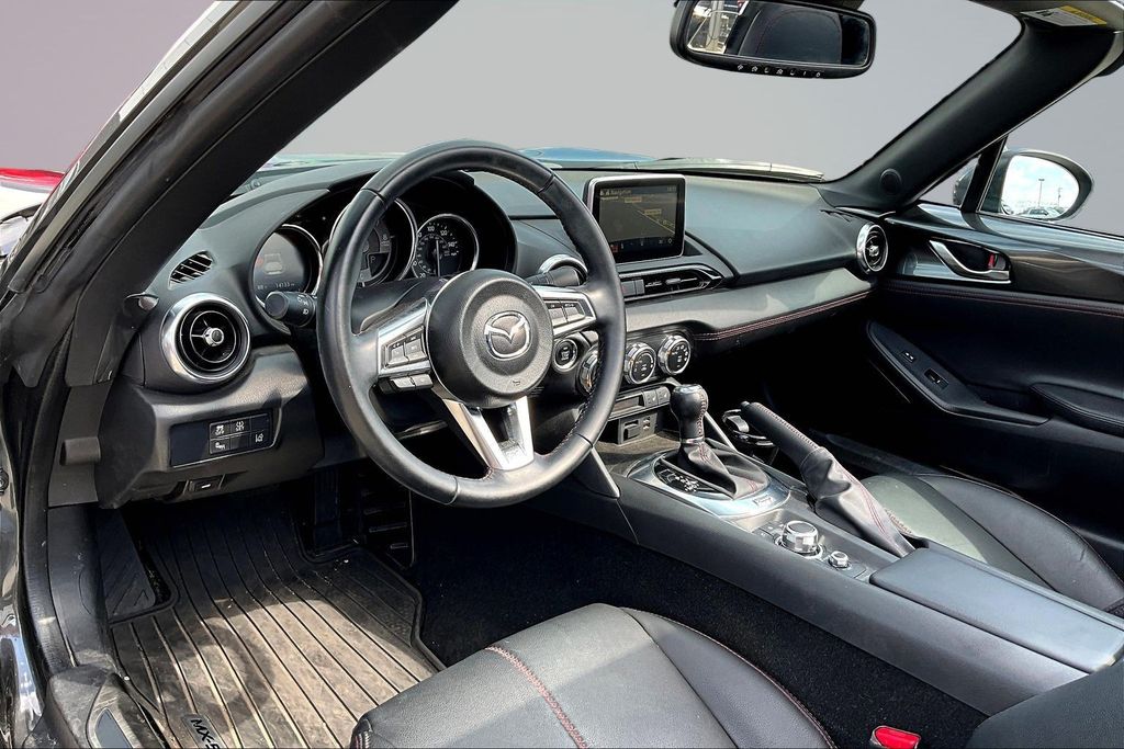 Thumbnail: 2017 Mazda MX-5 Miata - 12