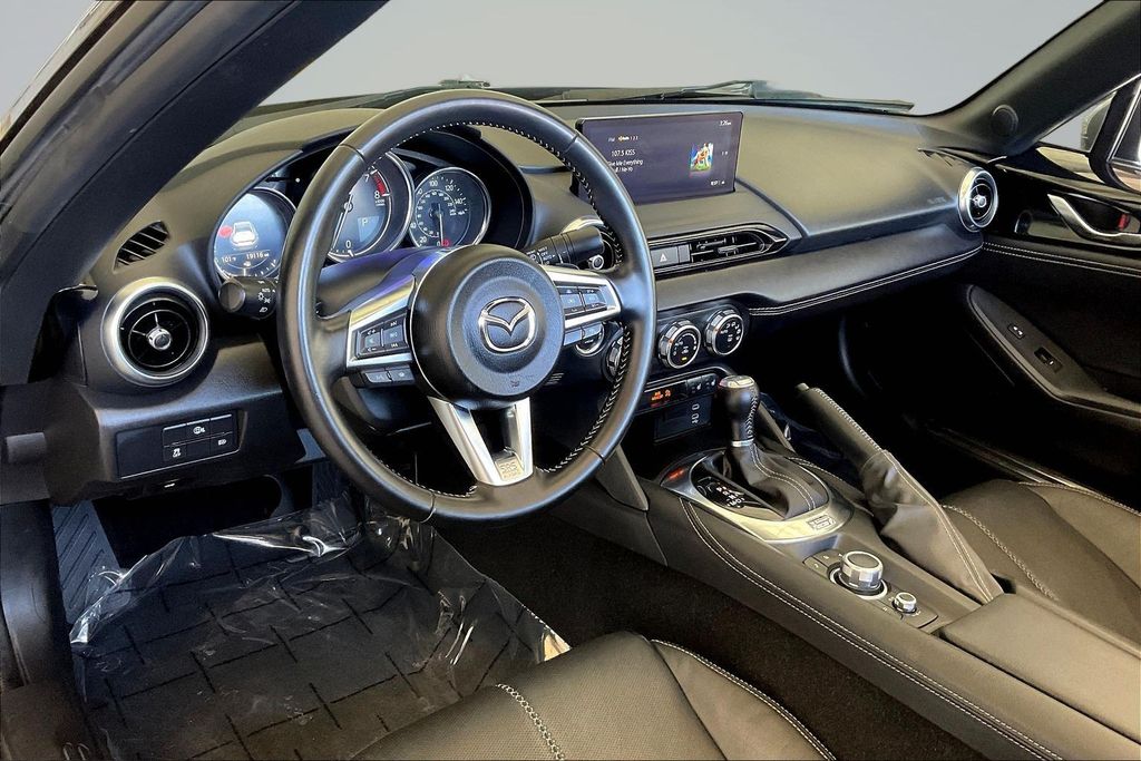 Thumbnail: 2025 Mazda MX-5 Miata - 12