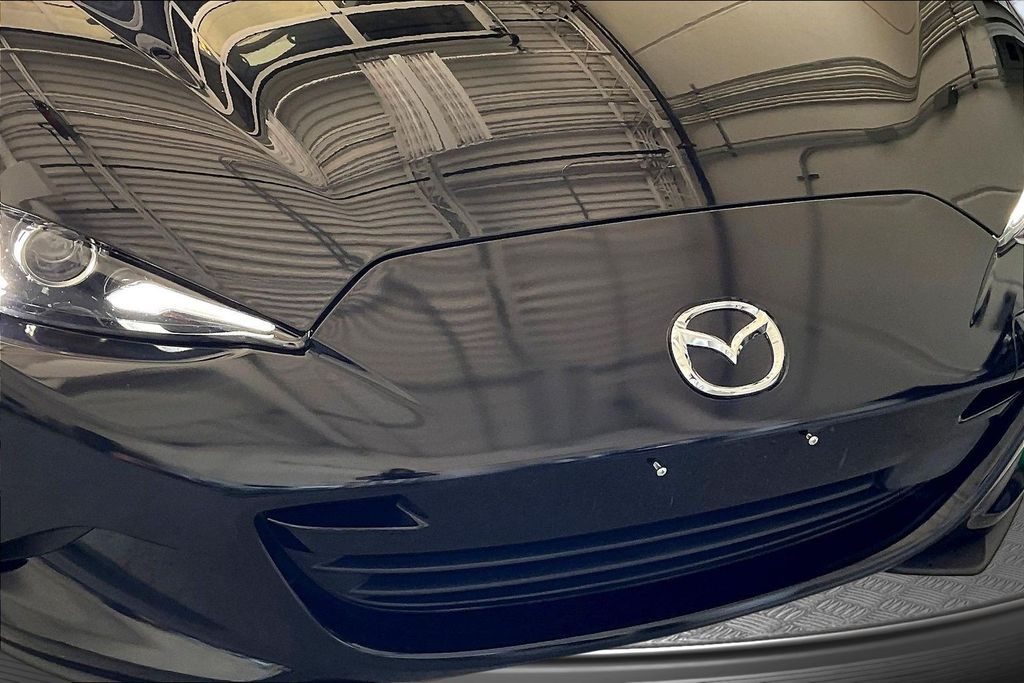 Thumbnail: 2025 Mazda MX-5 Miata - 6