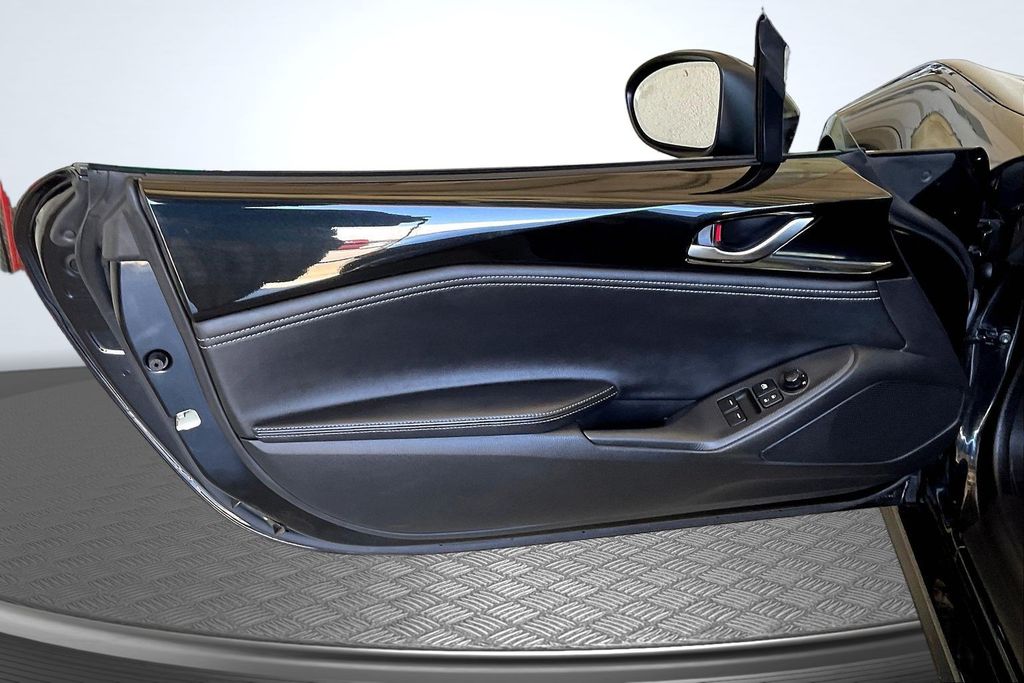 Thumbnail: 2025 Mazda MX-5 Miata - 23