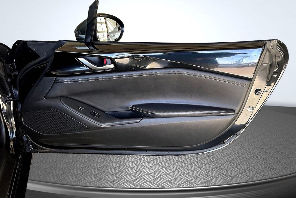 Thumbnail: 2025 Mazda MX-5 Miata - 24
