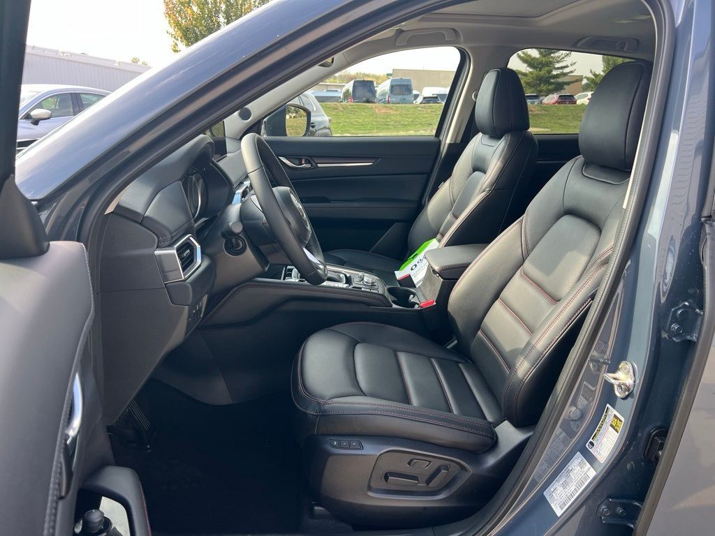 Thumbnail: 2025 Mazda CX-5 - 8