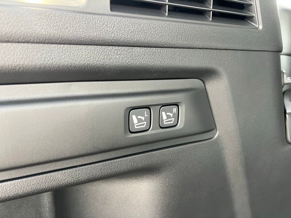 Thumbnail: 2026 Mazda CX-70 - 32