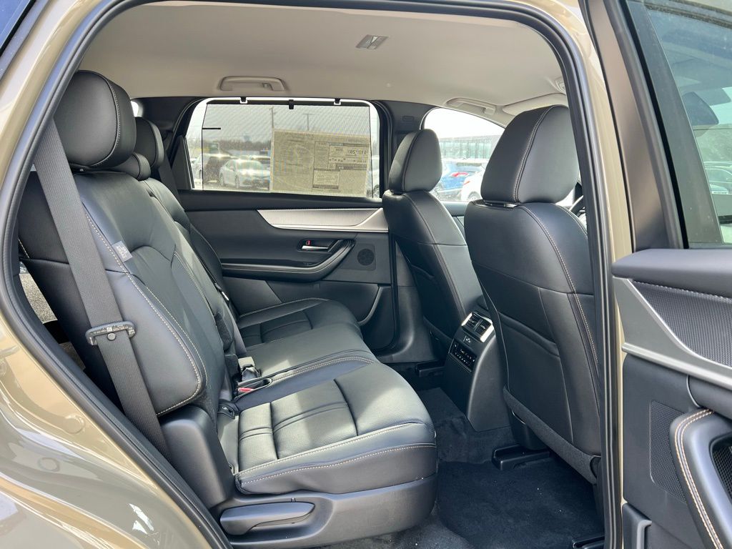 Thumbnail: 2026 Mazda CX-70 - 30